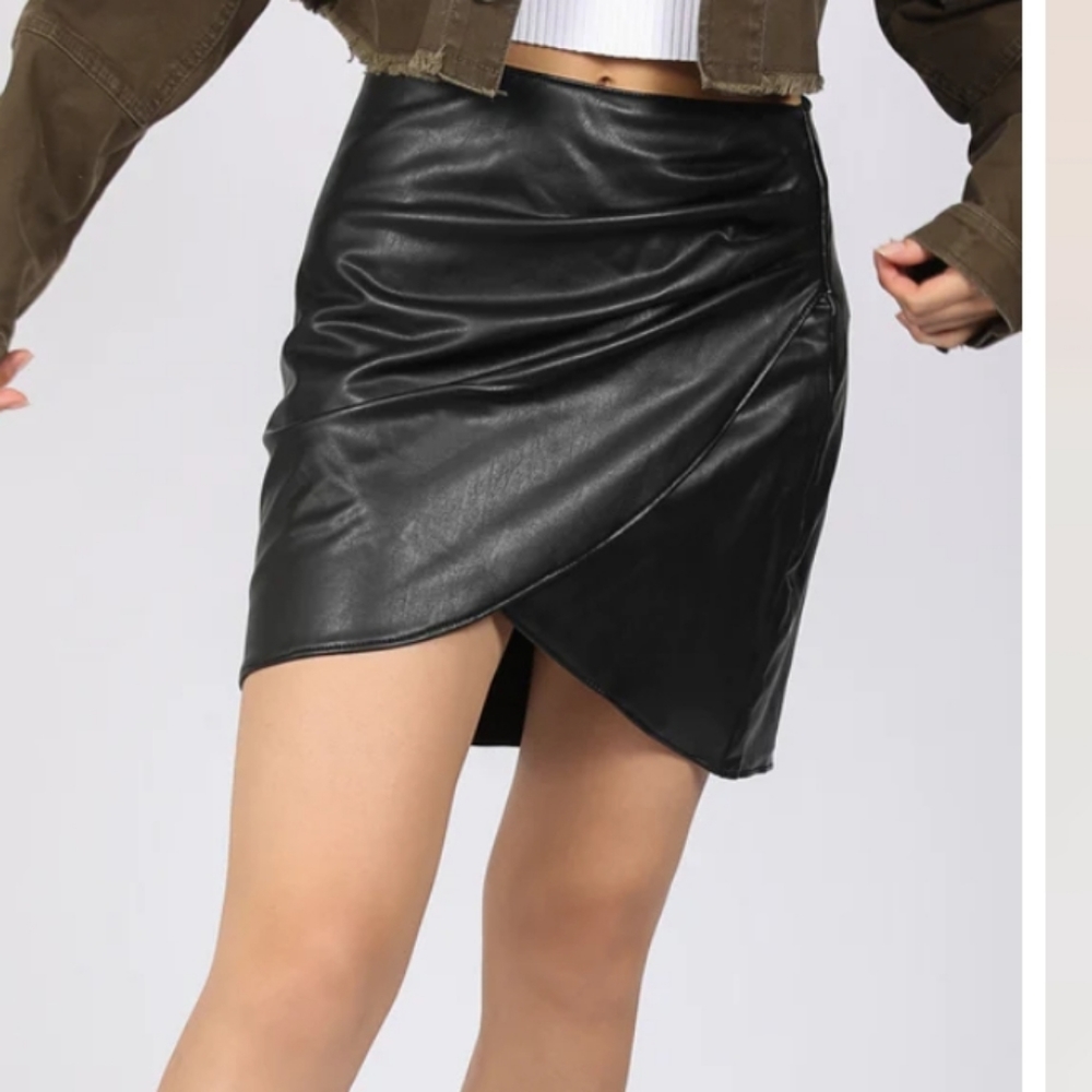 Rewash Women's Vegan Leather Wrap Skirt Black